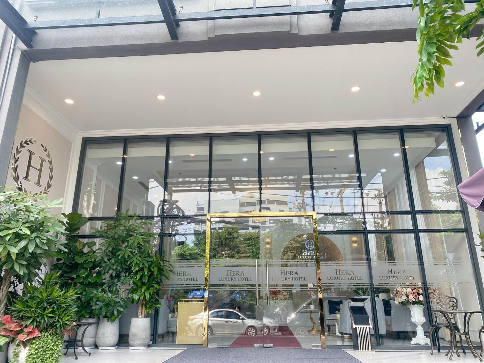 Hera Luxury Hotel Ho Chi Minh City Exterior photo