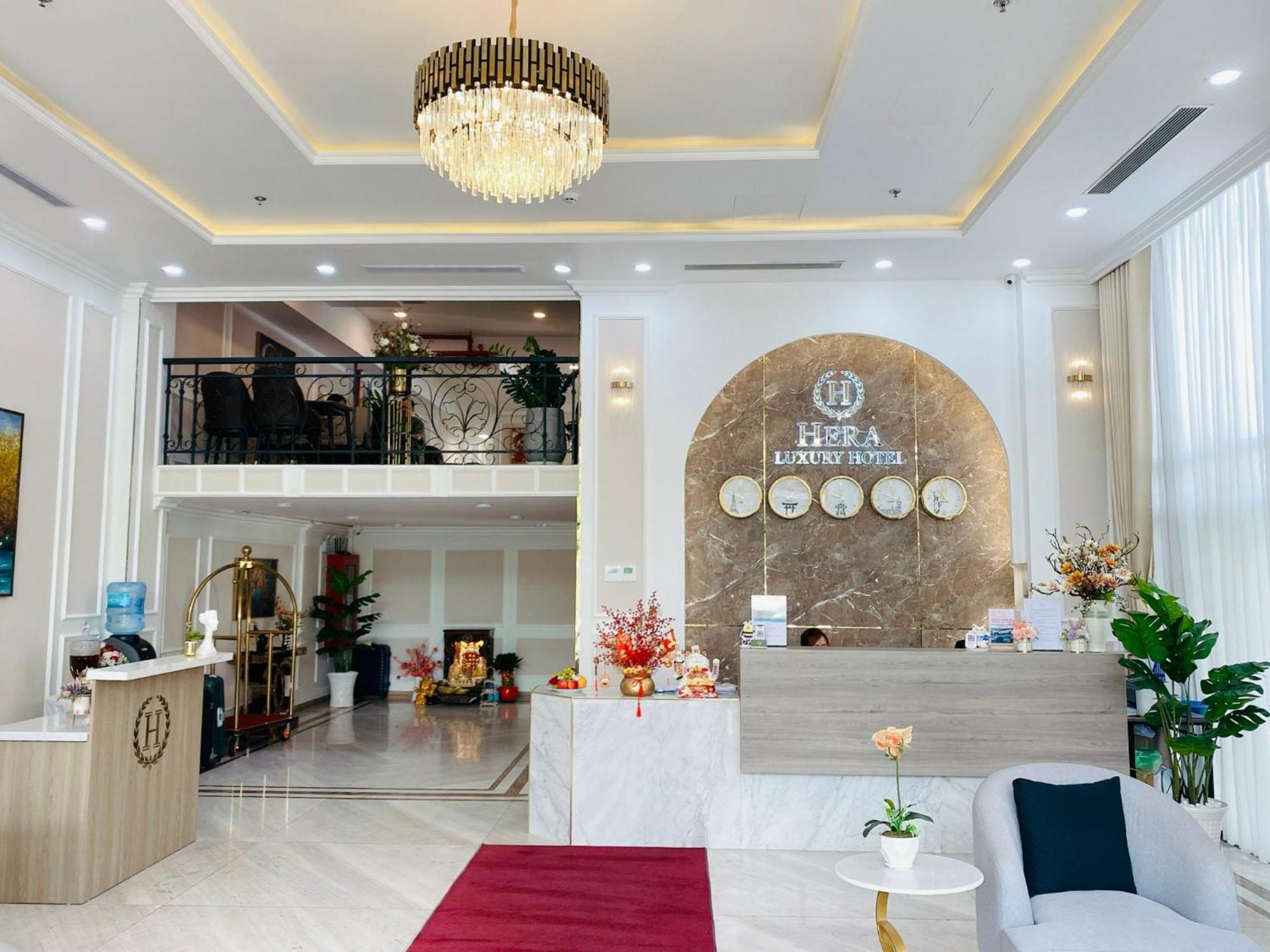 Hera Luxury Hotel Ho Chi Minh City Exterior photo