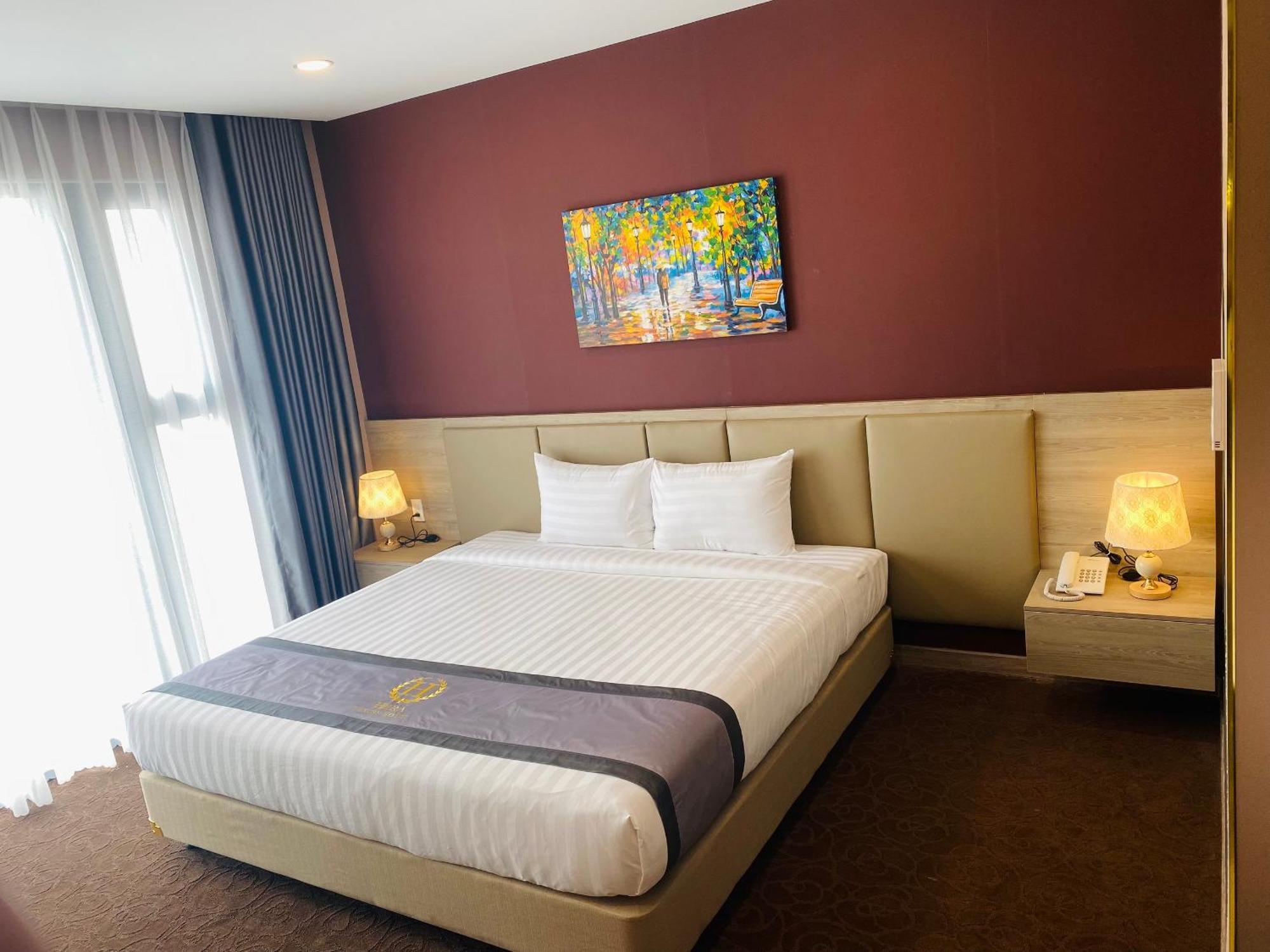 Hera Luxury Hotel Ho Chi Minh City Exterior photo