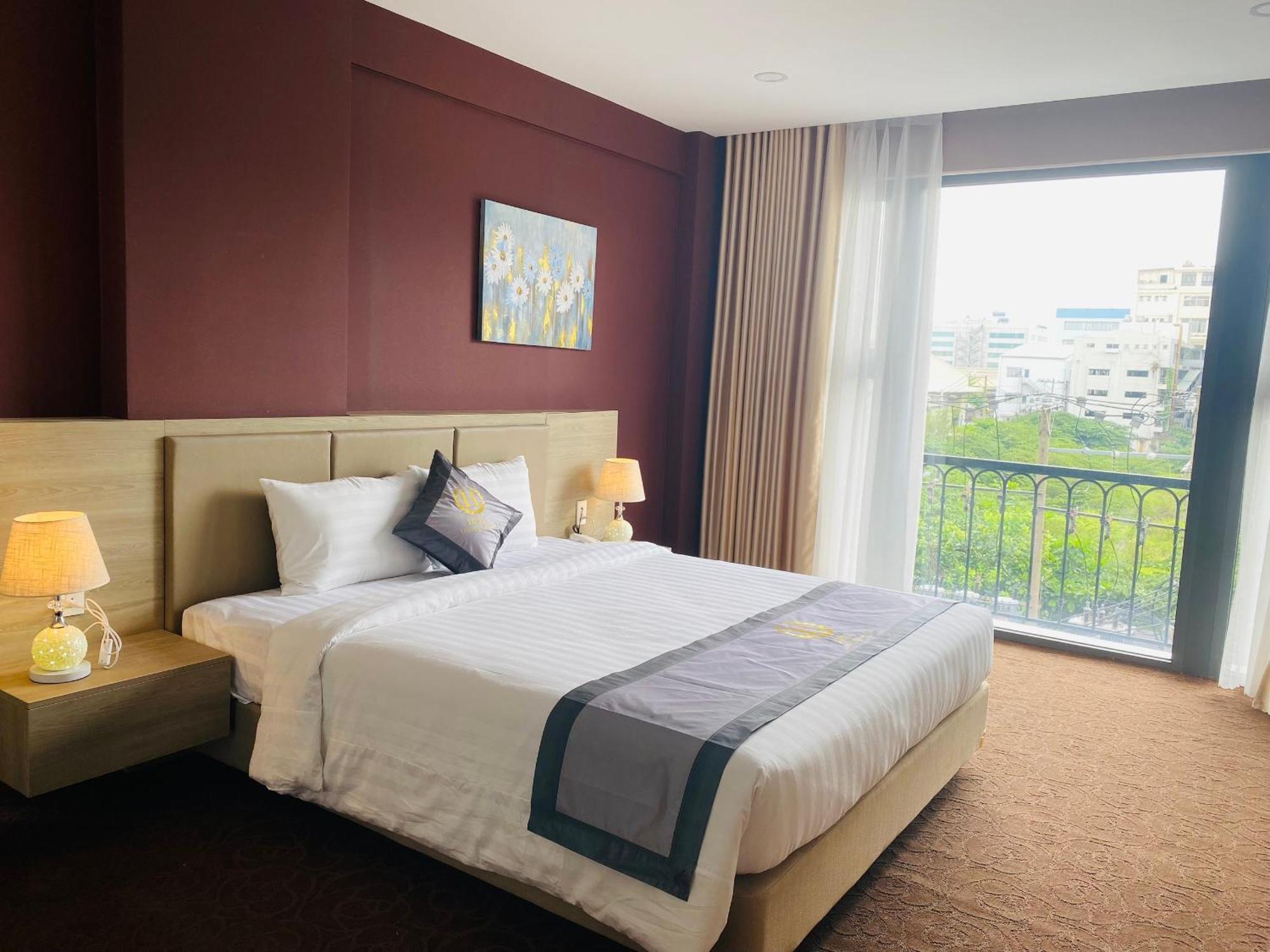 Hera Luxury Hotel Ho Chi Minh City Exterior photo