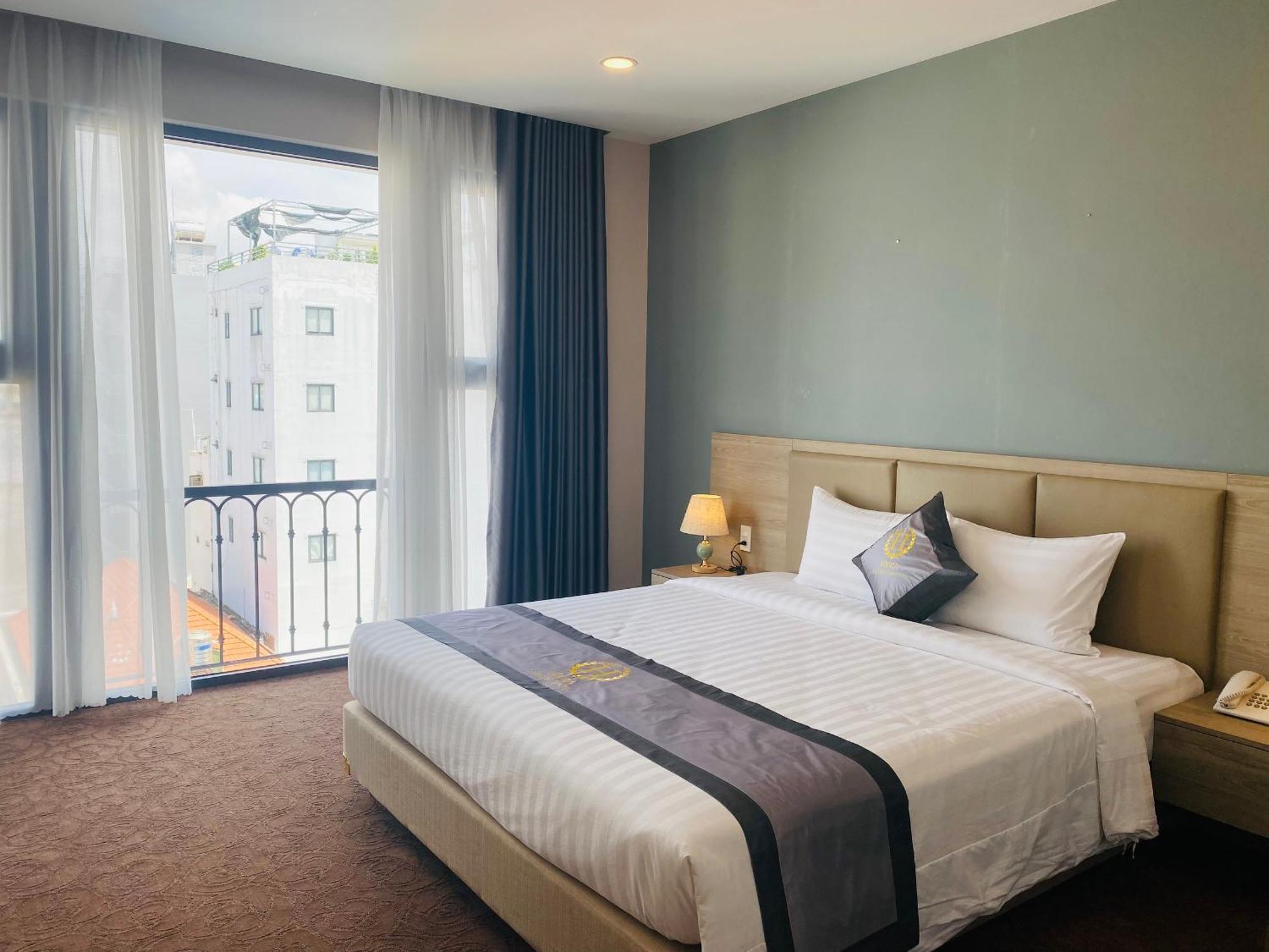 Hera Luxury Hotel Ho Chi Minh City Exterior photo