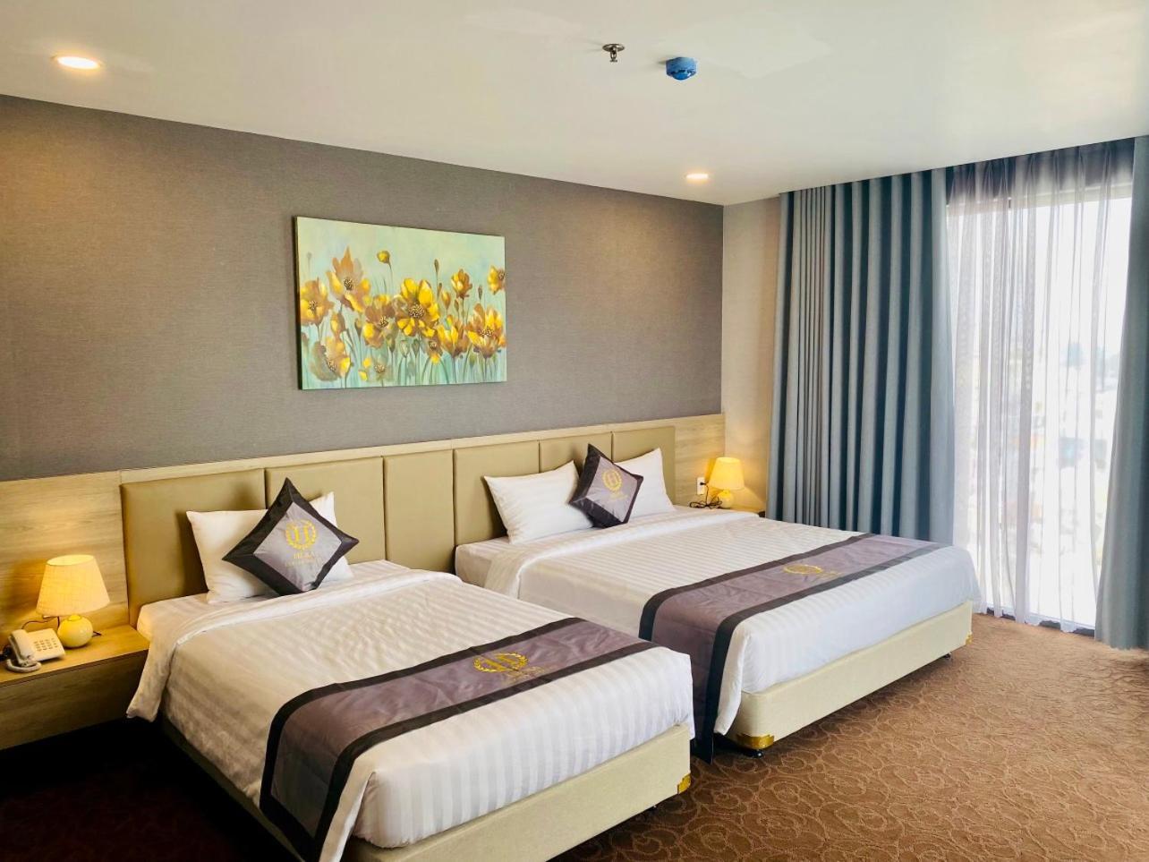 Hera Luxury Hotel Ho Chi Minh City Exterior photo