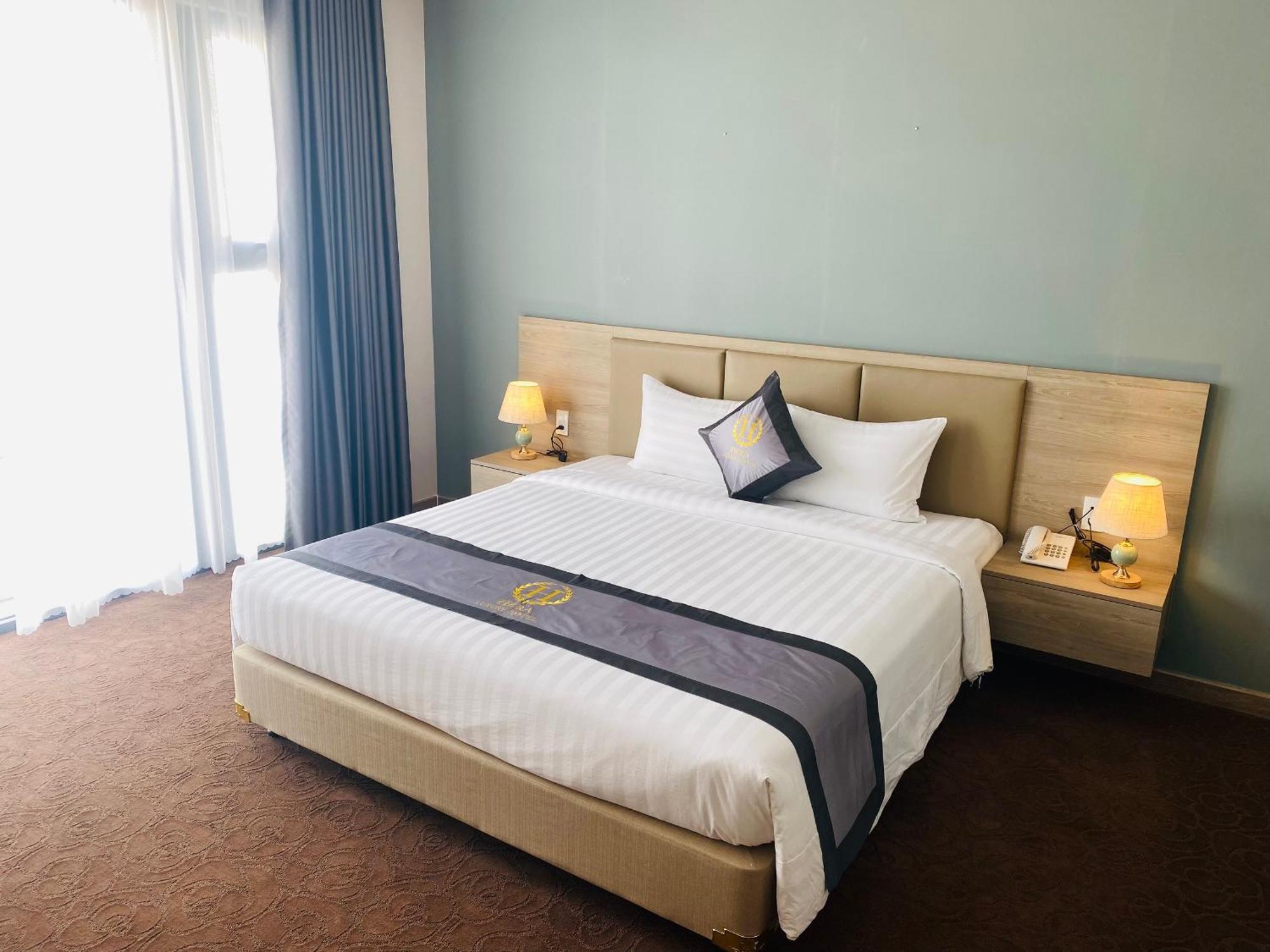 Hera Luxury Hotel Ho Chi Minh City Exterior photo