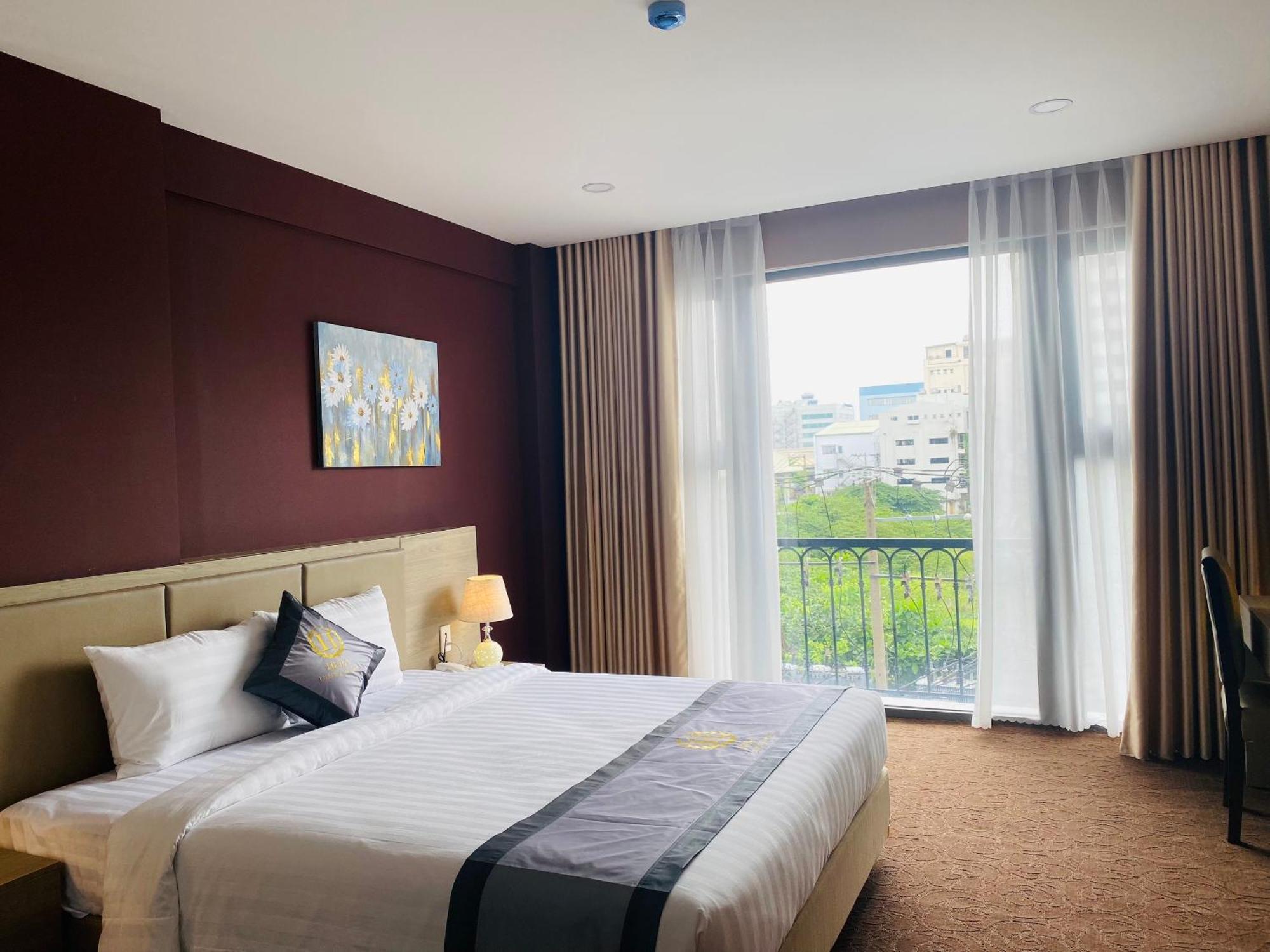 Hera Luxury Hotel Ho Chi Minh City Exterior photo